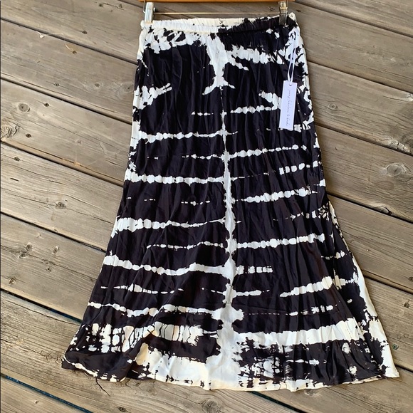 Young Fabulous and Broke | Skirt - Picture 2 of 5